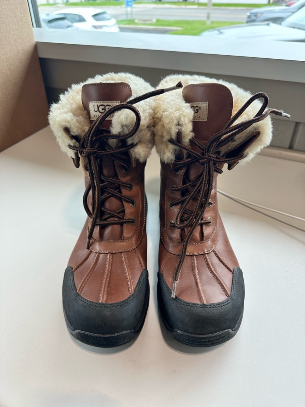 UGG Brown Leather & Black Trim Men’s Winter Lace-Up Boots